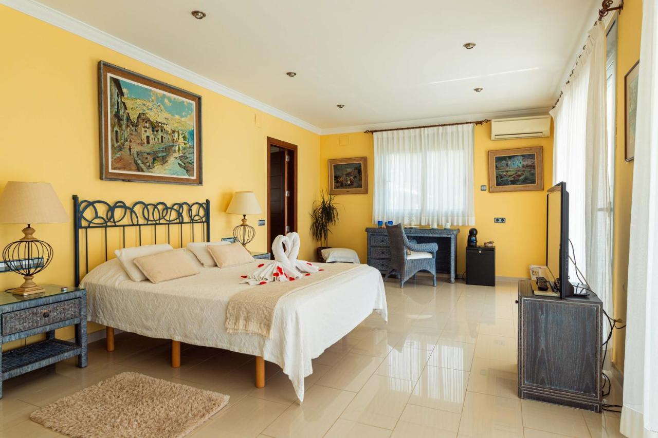 Hotel La Estrella Del Mediterraneo Roda de Bará Extérieur photo